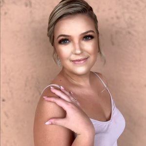 Meet your Posher, Courtney